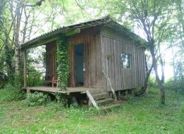 Cabane en châtaignier