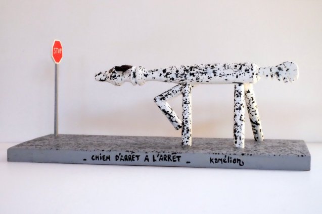 Chien d'arrêt à l'arrêt
